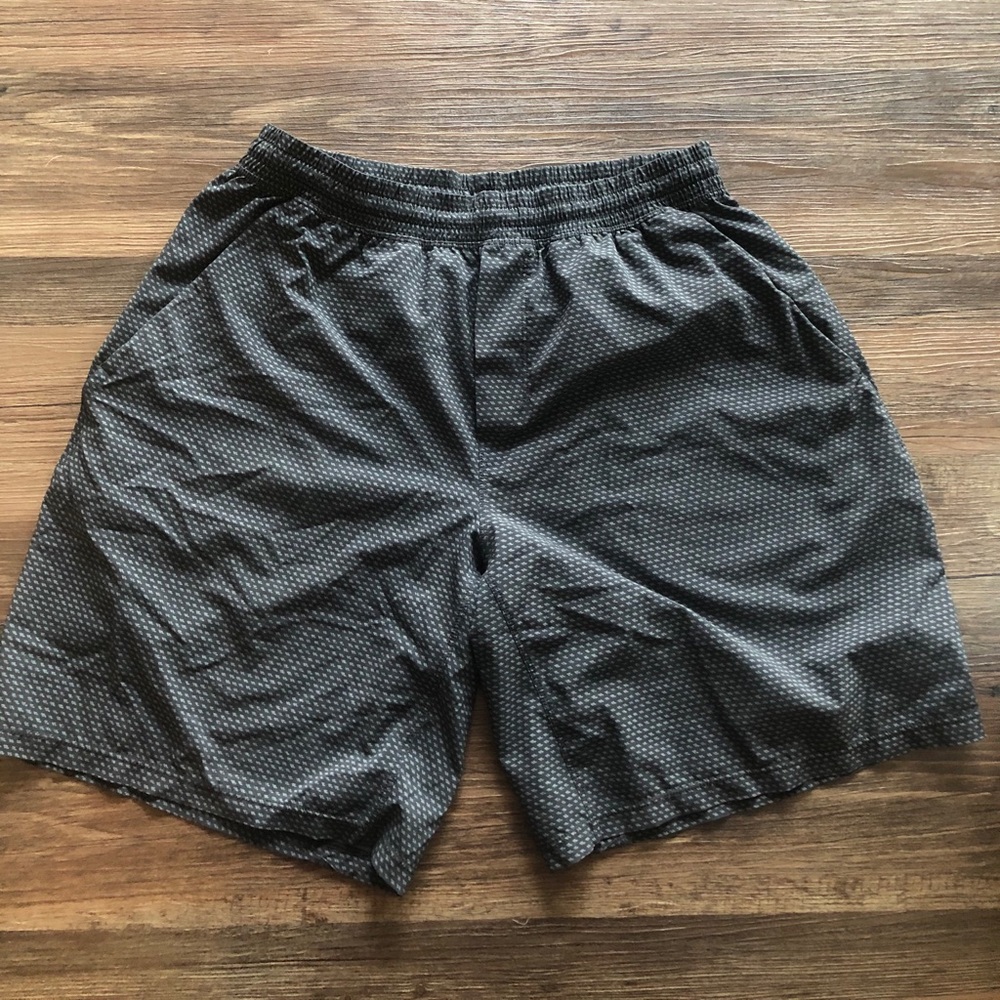 Men’s Lululemon workout shorts